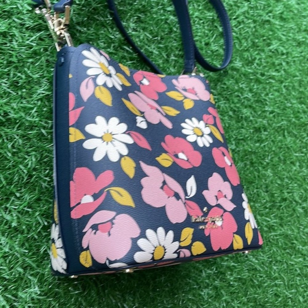 Kate Spade Darcy Small Bucket Bag Road Trip Floral Blue Multi - Picture 4 of 16